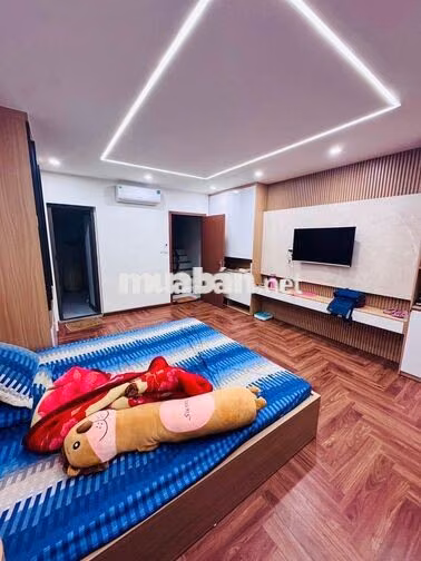 NHÀ MỚI CẦU GIẤY – 7 TẦNG THANG MÁY, FULL NỘI THẤT GIÁ 15,8 tỷ