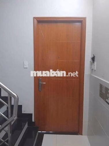 nhà sạch sẽ Q5 hẻm lớn - giá 14tr