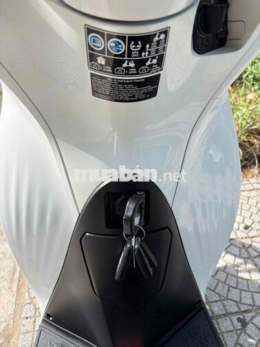 Cần bán SH 125 CBS 2024 Trắng mới 99%