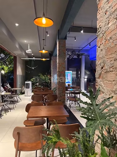 Cho thuê nhà góc 2 MT khu dân cư Vĩnh Lộc bình Tân 8x20 3 lầu 35tr 