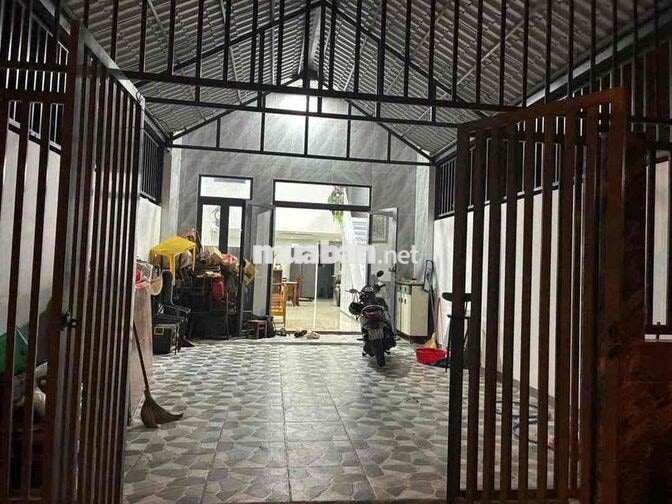 Cho thuê nhà 3 phòng ngủ,đầy đủ nội thất ngay bãi tắm Đông Hải.
