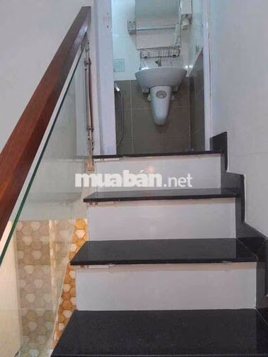 CHO THỦE NHÀ ĐẦY ĐỦ NỘI THẤT HẺM 49 DS 51 P14 GÒ VẤP