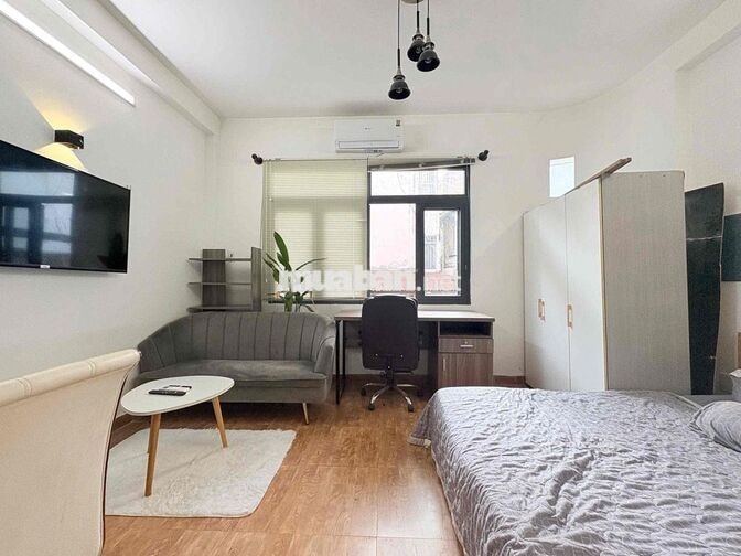 Cho thuê căn 1pn tách bếp cửa sổ trời full nt ở Lê Hồng Phong quận 10