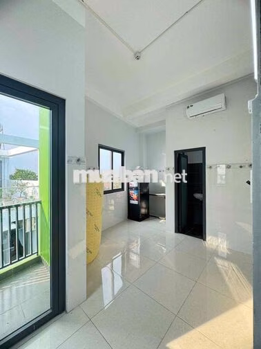 STUDIO BAN CÔNG FULL NỘI THẤT SIÊU ĐẸP GẦN CẦU CHÀ VÀ - GẦN ĐH Y DƯỢC