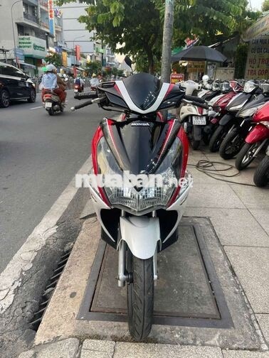 Honda Air Blade Fi 2012 Đỏ trắng đã sử dụng