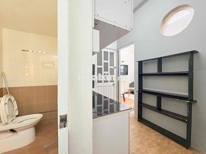 Cho thuê căn 1pn tách bếp cửa sổ trời full nt ở Lê Hồng Phong quận 10