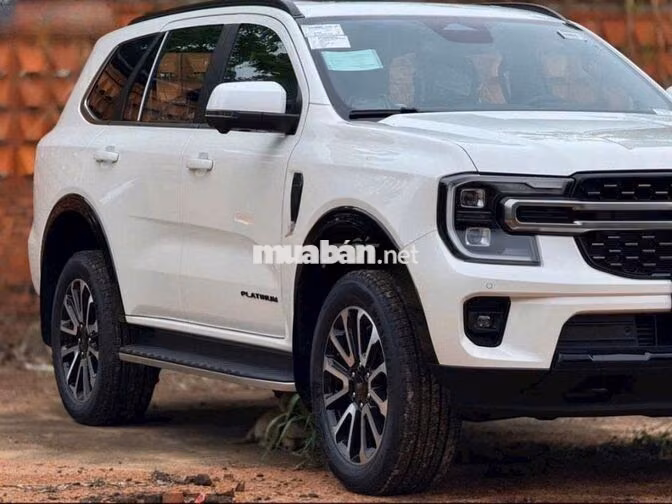 Ford Everest Platinum 2.0L 4x2 AT 2026 Trắng