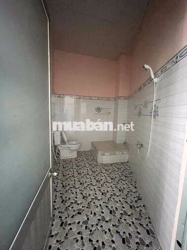 Nhà thuê 6,5 triệu 2 tầng 3 phòng ngủ 2 vệ sinh liên khu 4-5