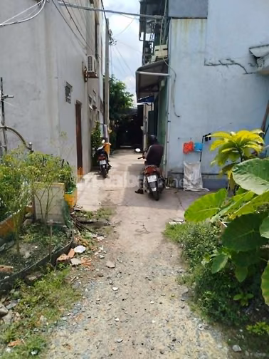 Cần tiền bán gấp, nhà nát, có sổ hồng, nhà chính chủ, nhà trống