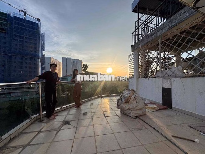 CHO THUÊ NHÀ NGUYÊN CĂN NGAY TRUNG TÂM BÌNH THẠNH TIỆN RA QUẬN 1