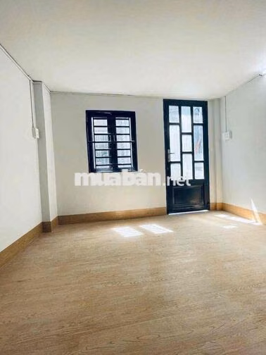 (HHMG40tr) Nhà 2 lầu ngay Ngã Tư  Lạc Long Quân Âu Cơ
