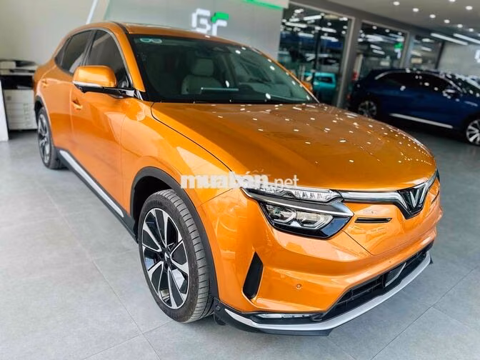 Vinfast VF8 2023 bản Plus pin CATL chạy 40.000km
