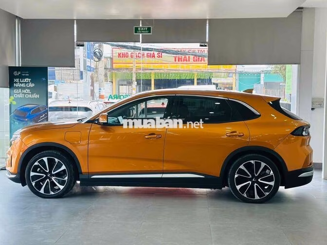 Vinfast VF8 2023 bản Plus pin CATL chạy 40.000km