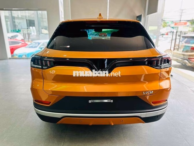 Vinfast VF8 2023 bản Plus pin CATL chạy 40.000km