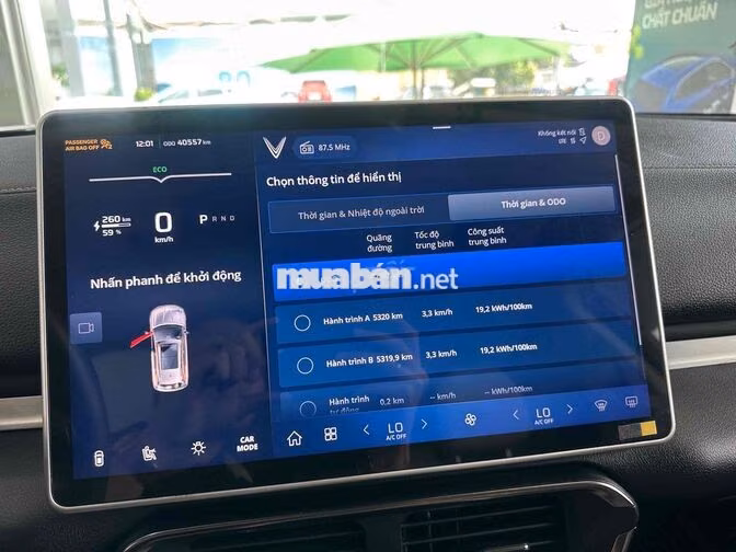 Vinfast VF8 2023 bản Plus pin CATL chạy 40.000km