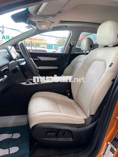 Vinfast VF8 2023 bản Plus pin CATL chạy 40.000km