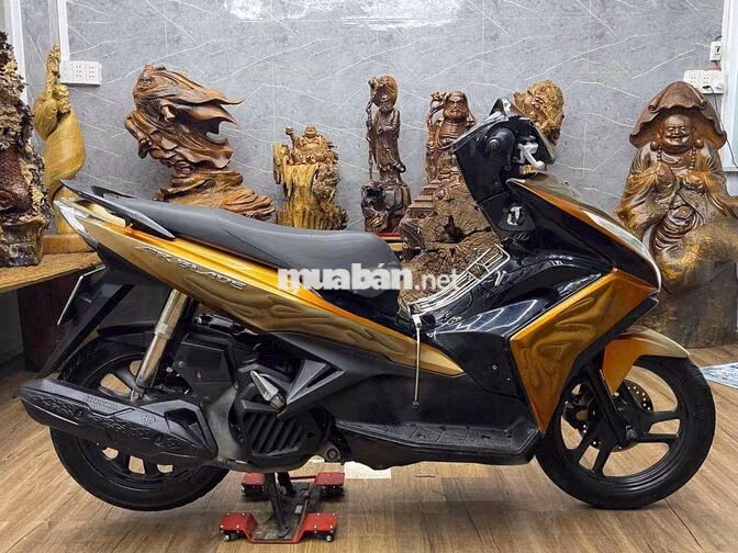 Honda Airblade biển số SG máy móc zin êm. odo 36k