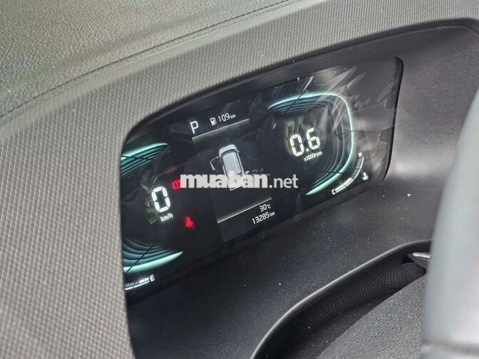 Kia Carens 1.5G IVT 2025 7 chỗ Trắng