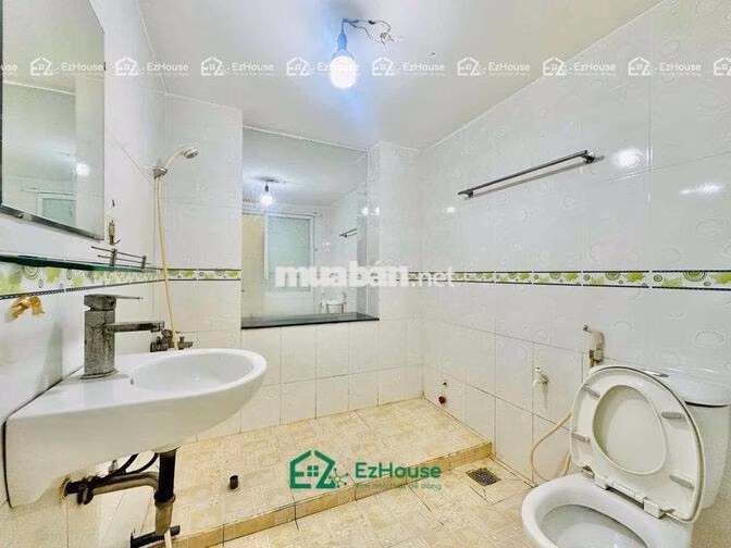 Gần Đh Mở - Q6 - Lý Chiêu Hoàng - ban công - phòng rôngk