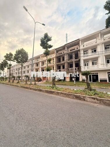 NHÀ 1 TRỆT 3 LẦU, ĐẤT 105M2, ĐƯỜNG NHỰA 24M, KHU DC HOÀNG QUÂN B.MINH