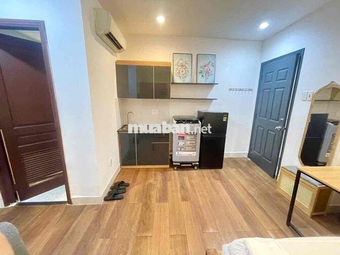 Căn hộ mini thang máy full nội thất cuối đường Dương Bá Trạc Quận 8