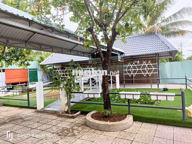 Mặt bằng kinh doanh gần vòng xoay cổng 11 phường Phước Tân 