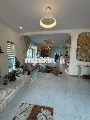 CHO THUÊ CĂN GÓC FULL NỘI THẤT ECOLAKE MỸ PHƯỚC 5 PHÒNG NGỦ.