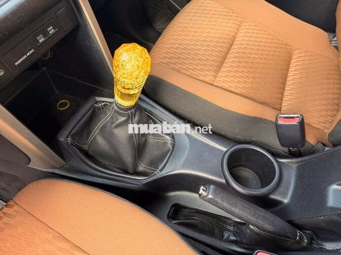 Toyota Innova 2.0E 2017 Vàng chanh 7 chỗ