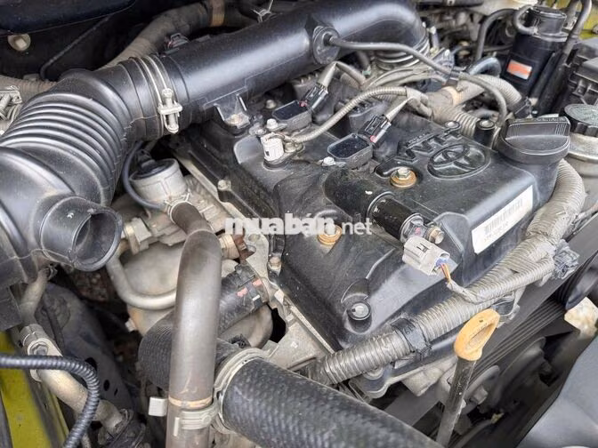 Toyota Innova 2.0E 2017 Vàng chanh 7 chỗ