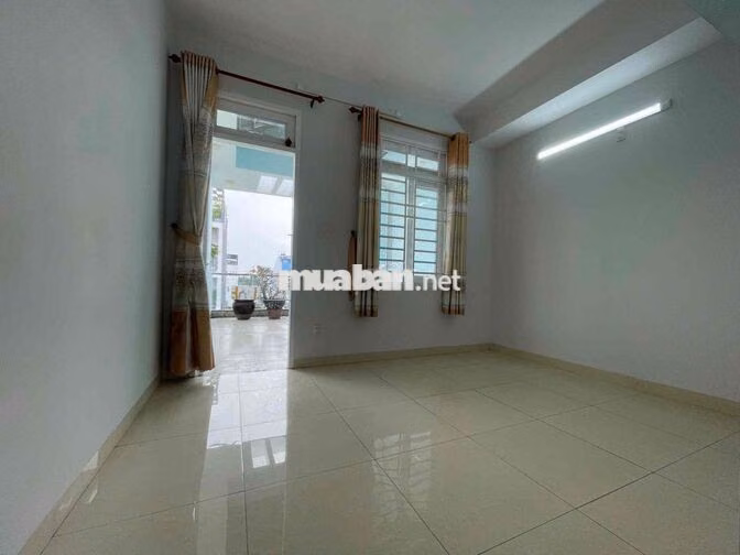 NHÀ SIÊU DÀI RỘNG 4x30 4PN GIÁP CHỢ CẦU ĐỒNG