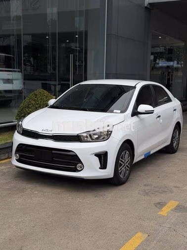 Kia Soluto MT Deluxe 2026 màu trắng, mới 100%