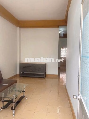 Căn hộ Phú Mỹ. Em gái U50 vay nóng tiệm cầm đồ giá tan nát