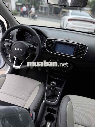 Kia Soluto MT Deluxe 2026 màu trắng, mới 100%