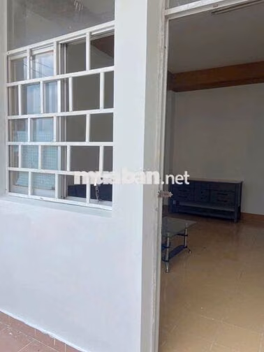 Căn hộ Phú Mỹ. Em gái U50 vay nóng tiệm cầm đồ giá tan nát