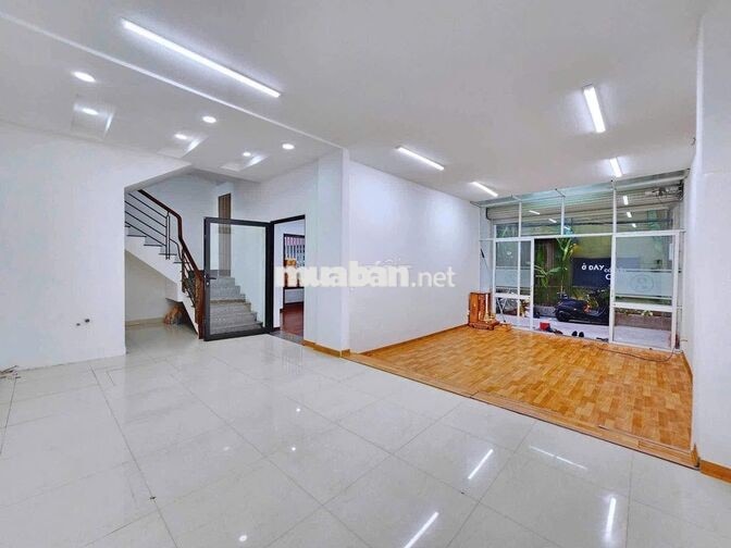 CHO THUÊ NHÀ 3 TẦNG NGANG 10M CẠNH TOÀ NHÀ QUẢ BẮP – VIEW CÔNG VIÊN