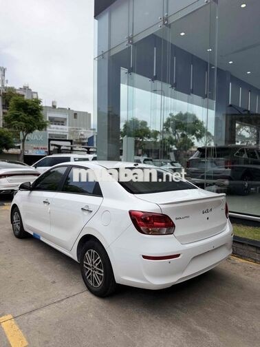 Kia Soluto MT Deluxe 2026 màu trắng, mới 100%