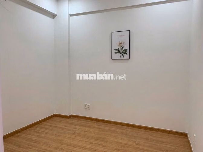 Bán căn hộ lầu 3, lô F, Chung cư Lê Thị Riêng, view công viên
