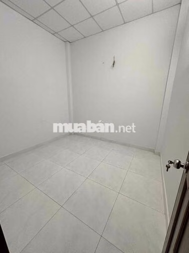 cho thuê nhà nguyên căn nhà đẹp đã lắp màn rèm cửa