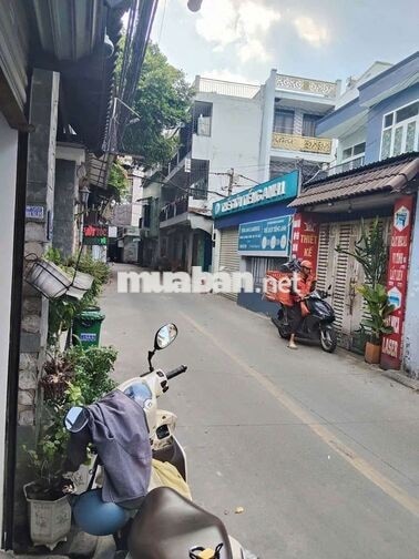 cần cho thuê nhà mặt tiền TTN 11.chợ Lạc quan.DT 4x20 gác lửng 7 triệu