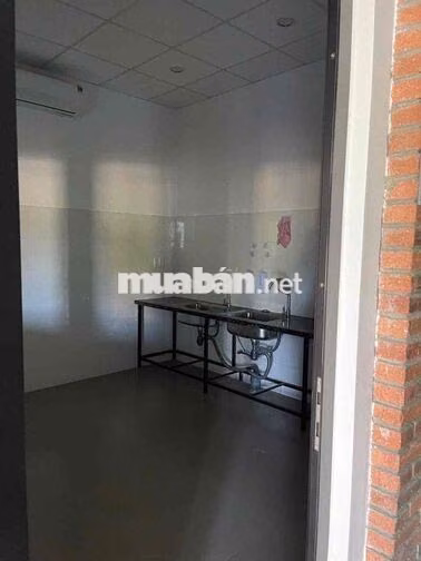 CHO THUÊ NHÀ 2 TẦNG MẶT TIỀN LÊ VĂN LƯƠNG – NGANG 15M CỰC RỘNG 🔥
