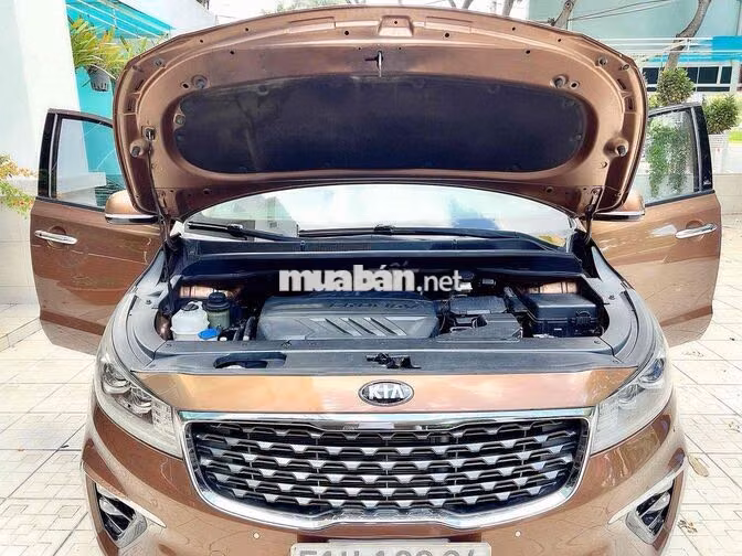 Kia Sedona Bản full Dầu màu Nâu