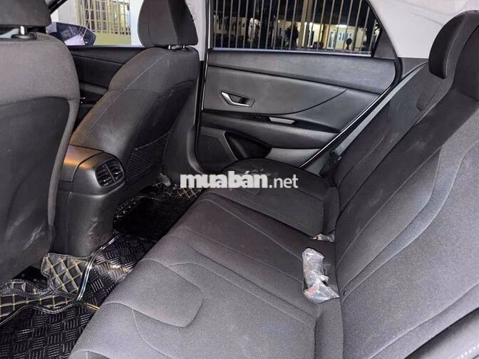 Hyundai Elantra cần bán