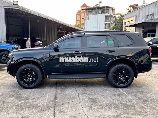 Ford Everest Sport 2026 Đen 4.300 km
