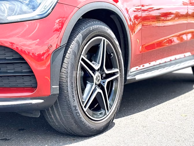 MERCEDES GLC 300 4MATIC 2022 - ĐỎ HYACINTH / ĐEN - 33.000KM - SIÊU CỌP