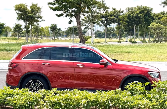 MERCEDES GLC 300 4MATIC 2022 - ĐỎ HYACINTH / ĐEN - 33.000KM - SIÊU CỌP