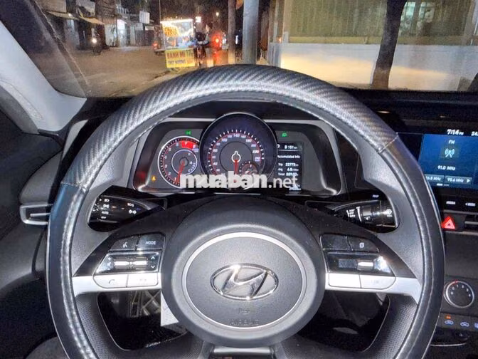 Hyundai Elantra cần bán