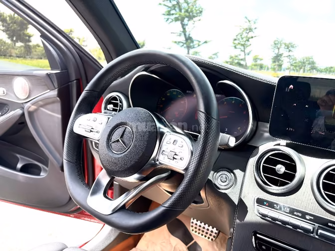 MERCEDES GLC 300 4MATIC 2022 - ĐỎ HYACINTH / ĐEN - 33.000KM - SIÊU CỌP