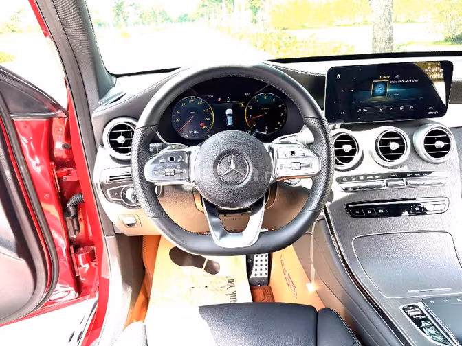 MERCEDES GLC 300 4MATIC 2022 - ĐỎ HYACINTH / ĐEN - 33.000KM - SIÊU CỌP