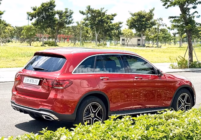 MERCEDES GLC 300 4MATIC 2022 - ĐỎ HYACINTH / ĐEN - 33.000KM - SIÊU CỌP