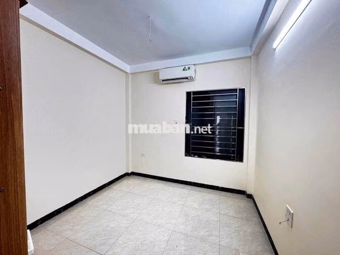 Cho thuê nhà Bát Khối-4PN- Nhà mới, full đồ- Ô tô đỗ.Giá 8tr (T.lượng)